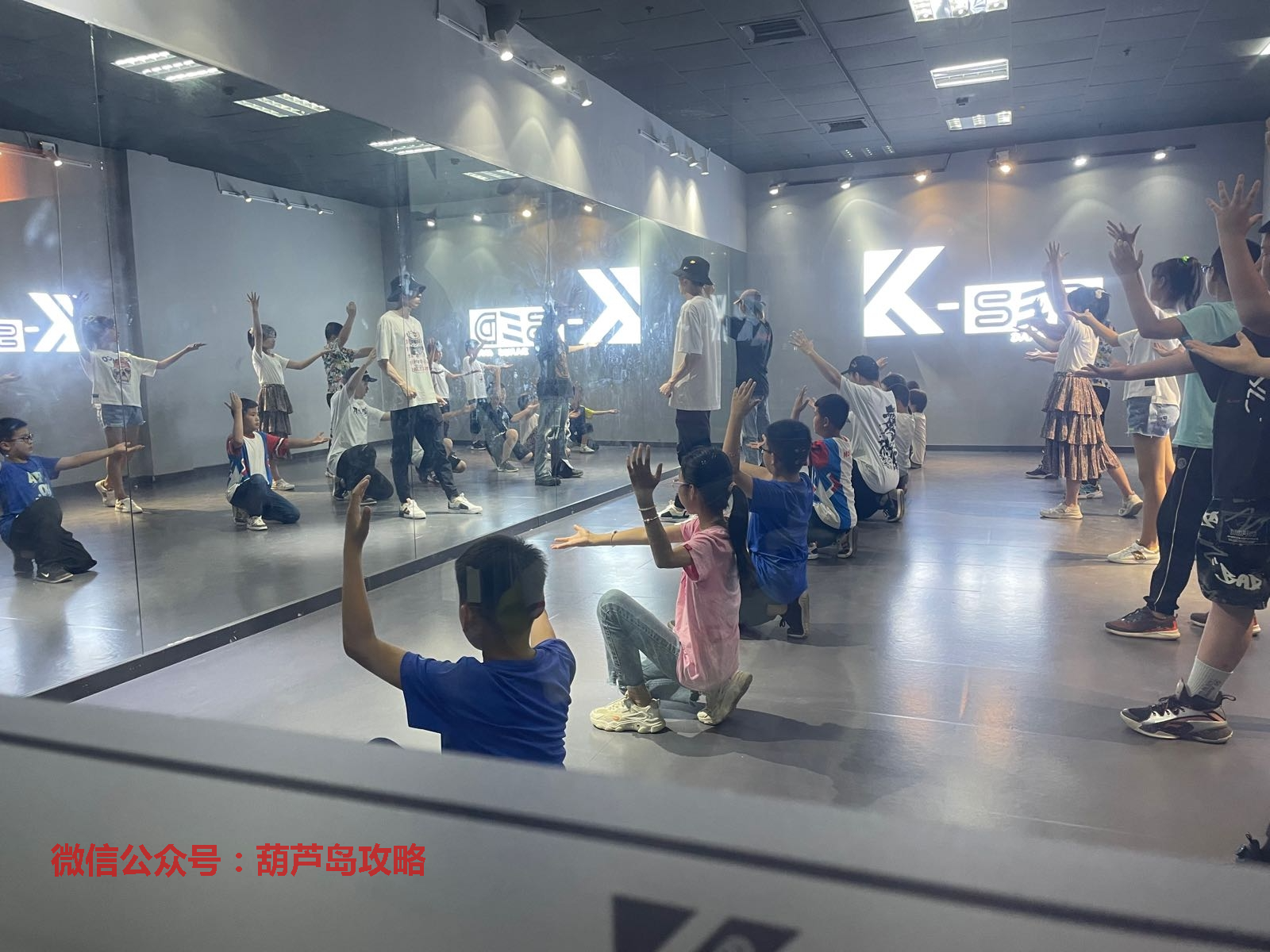 RZ街舞(绥中中旺百货大楼店).png
